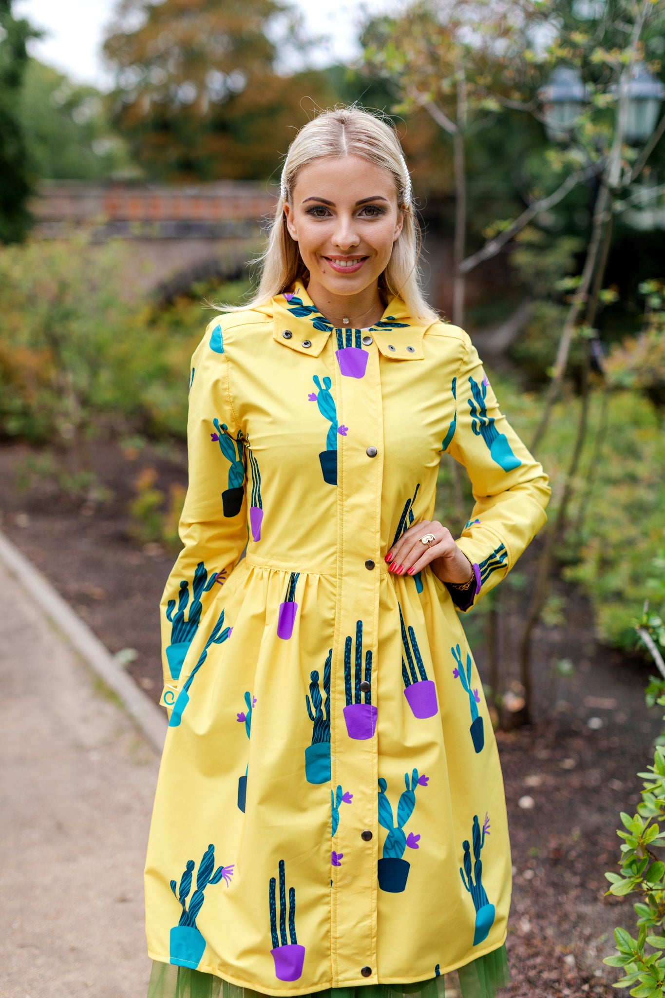 Yellow Softshell raincoat with Cactus print / Tale