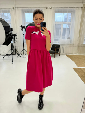 Fuchsia pink dress with polar fox embroidery