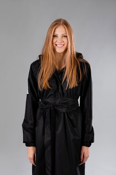 Black raincoat / Queen of Hearts