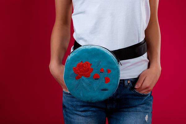 Round Belt Bag with Peonies / Blue