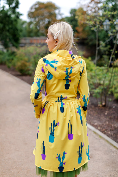 Yellow raincoat with Cactus print / Dress cut