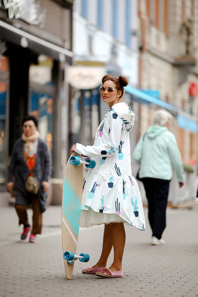 White raincoat with Cactus print / Trapeze